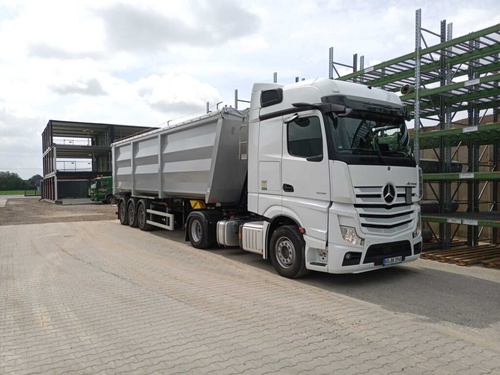 BERK Recycling Stahlkipper – Schrottabholung am Niederrhein
