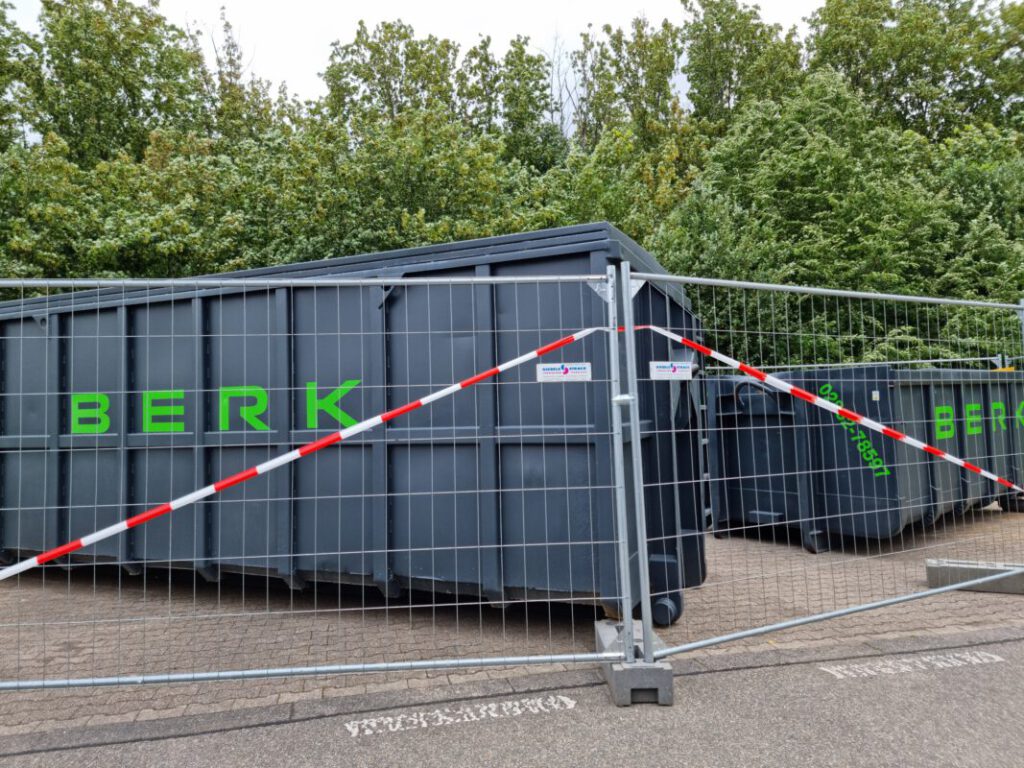 Abrollcontainer auf einer Baustelle – Containerdienst Kerken
