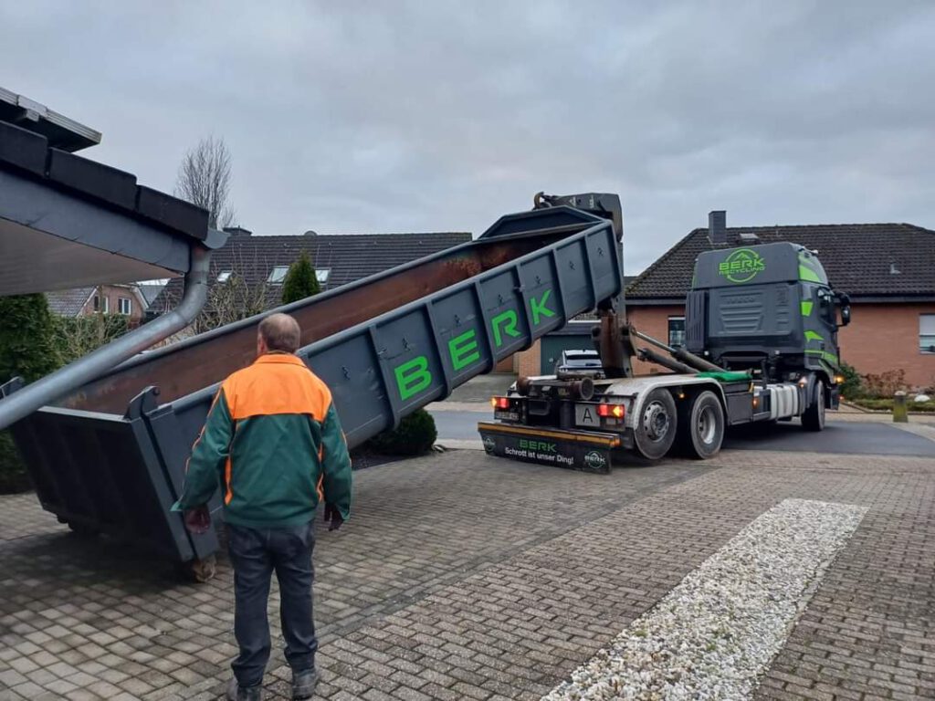Absetzcontainer 10 m³ mit Deckel – Schrottcontainer für Krefeld
